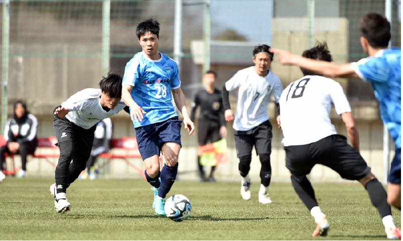 Công Phượng vẫn chưa có trận ra mắt chính thức Yokohama FC.