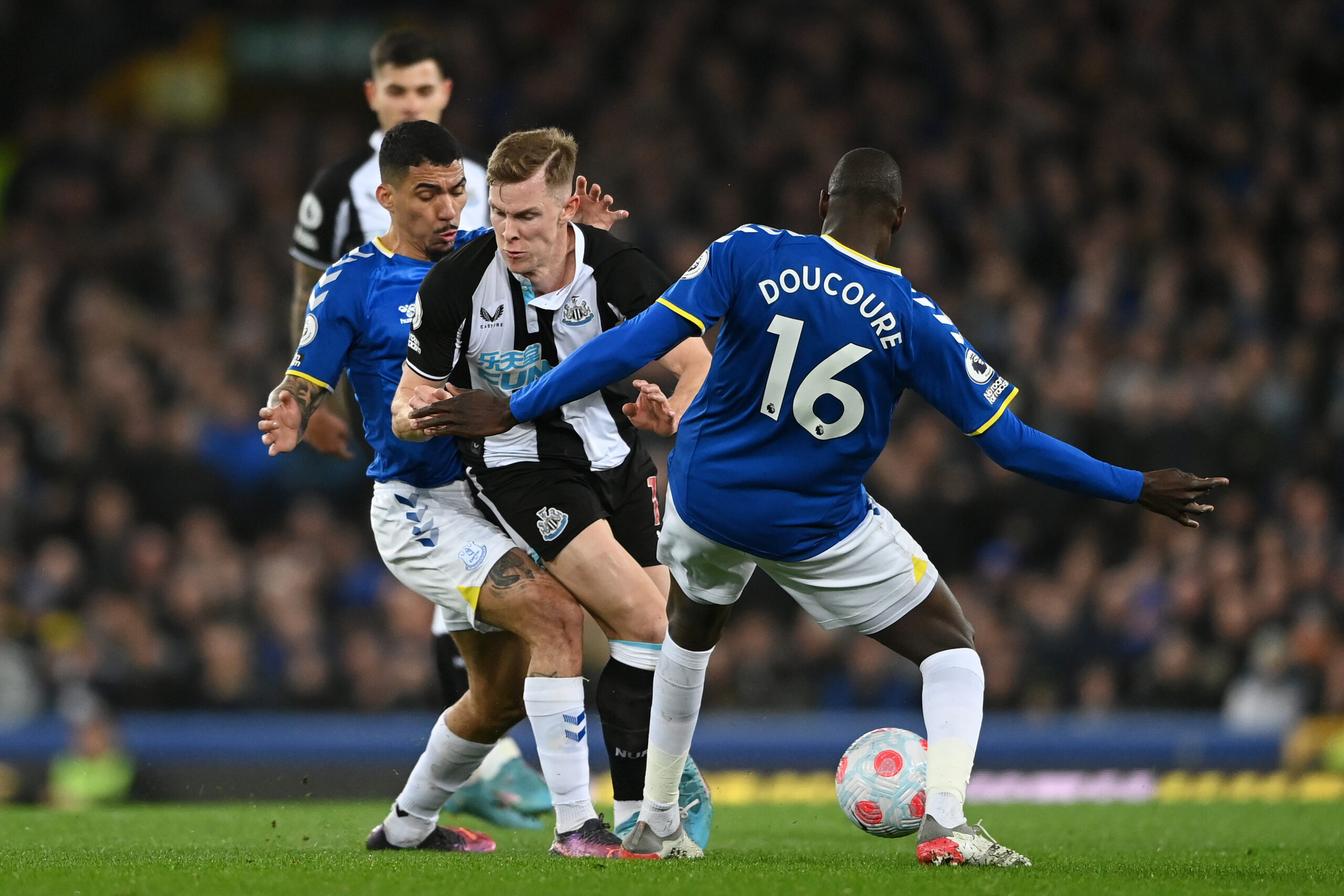 soi-keo-tran-dau-giua-everton-vs-newcastle-luc-1h45-ngay-28-4-2023-premier-league