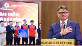 Giành huy chương đồng vẫn nhận thưởng tiền tỷ, HLV Troussier:’Tôi biết mình không xứng đáng với số tiền này’