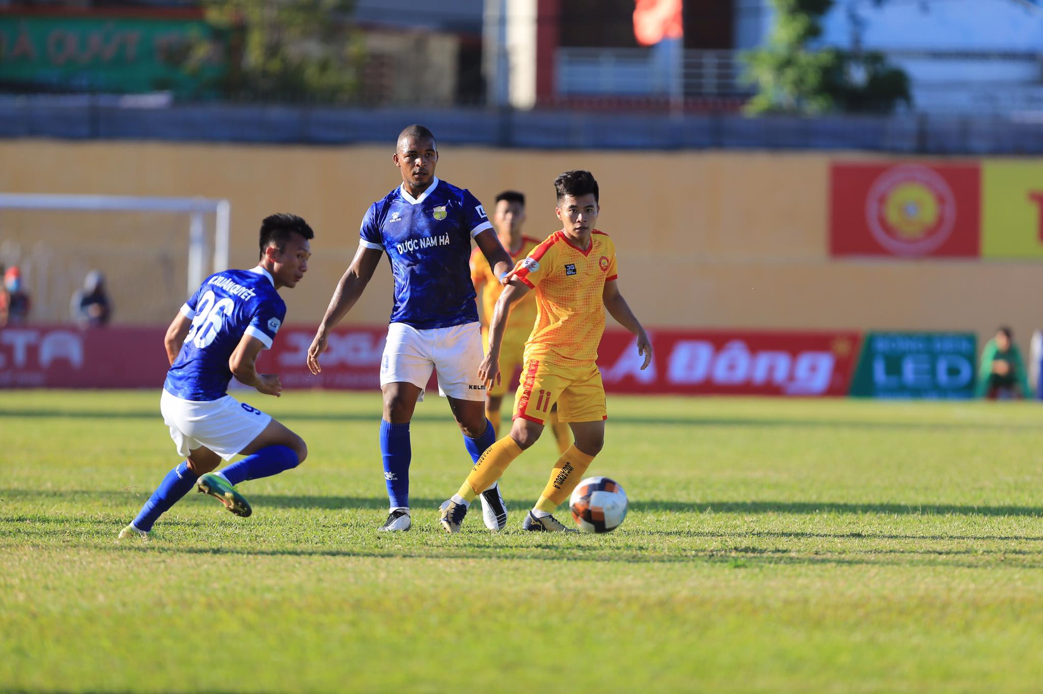 soi-keo-tran-dau-giua-nam-dinh-vs-thanh-hoa-luc-18h-ngay-24-6-2023-v-league