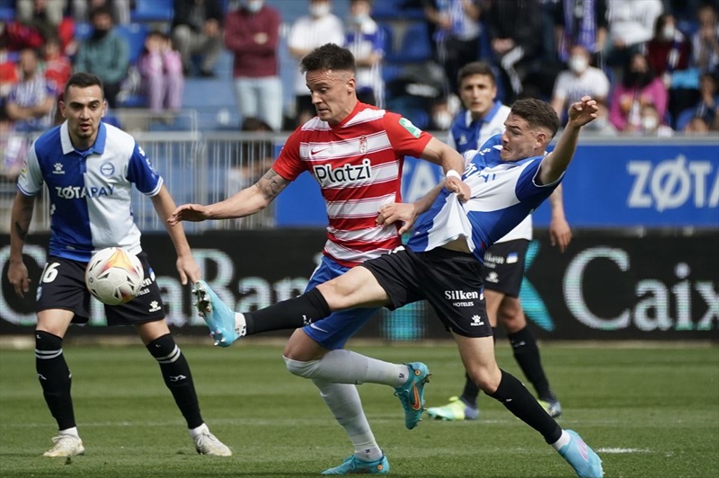 soi-keo-tran-dau-giua-alaves-vs-granada-luc-3h-ngay-25-11-2023-la-liga