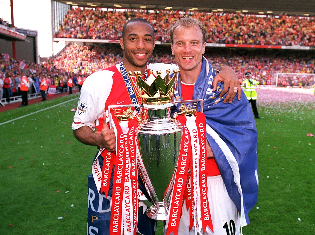 Dennis Bergkamp và Thierry Henry cũng từng có màn ra mắt chả mấy ấn tượng nhưng cuối cùng vẫn thành công