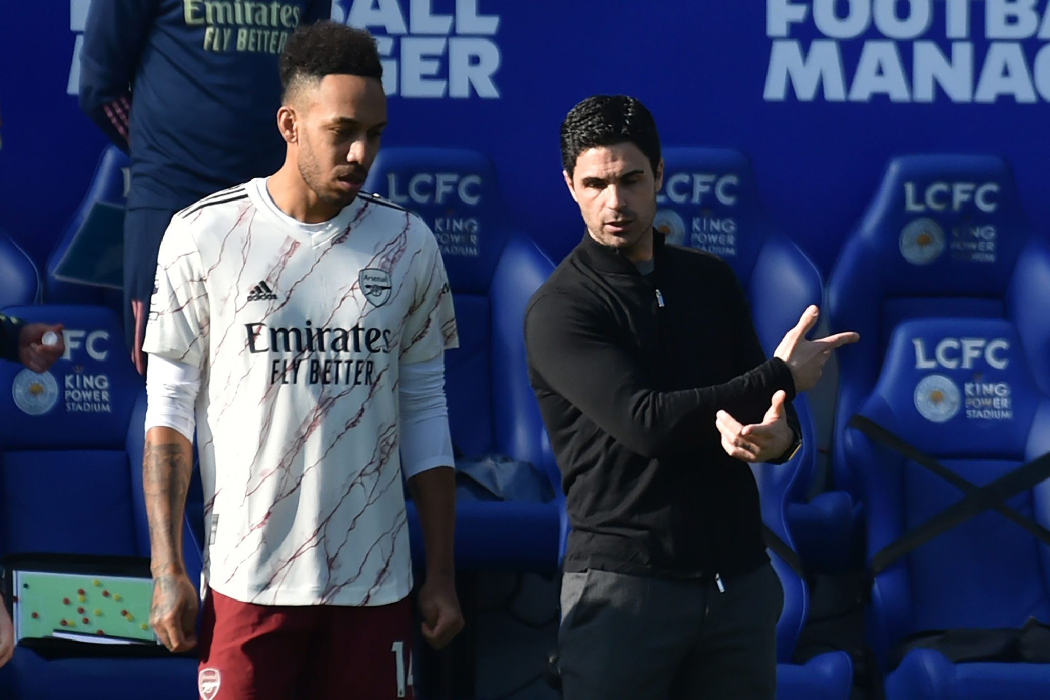 Auba vô kỷ luật nên Arteta mới trảm